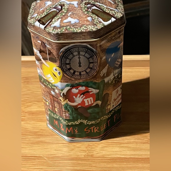 Vintage M&Ms Tin Christmas Village Clock Tower 2000 - Picture 3 of 10